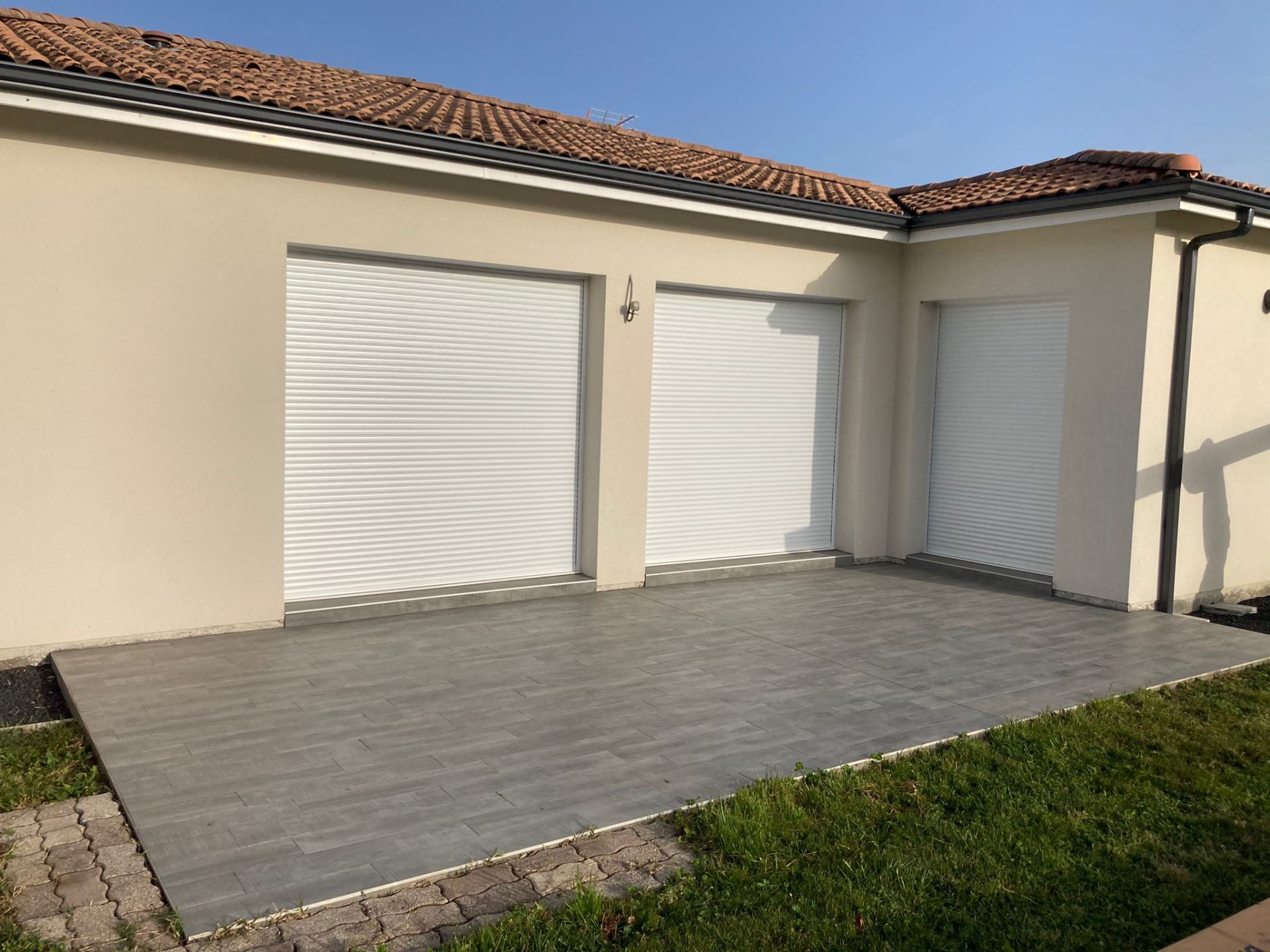 Volet roulant & porte alu sur mesure à Bordeaux et en Gironde — GOSTORES33